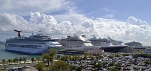 The studies to be carried out prior to dredging the San Juan bay are part of the measures being taken to reassure and encourage the development of Puerto Rico's main maritime port. (Credit: © Mauricio Pascual)